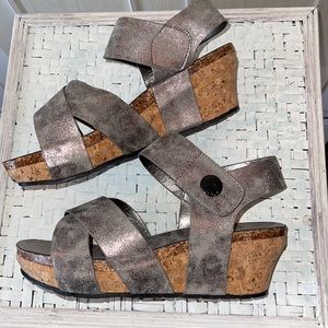 Pierre Dumas Chantal Sandals Pewter Size 8M